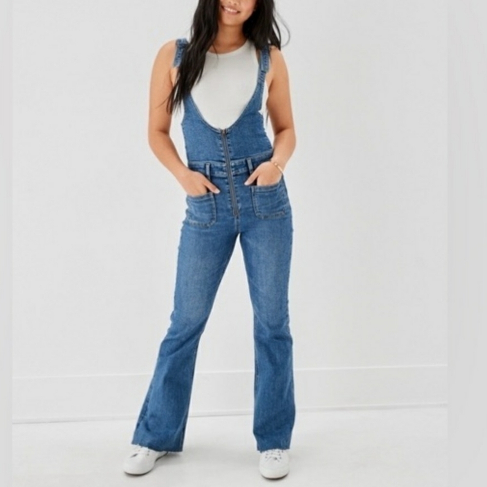 🧿American Eagle Blue Denim Overalls Classic Design